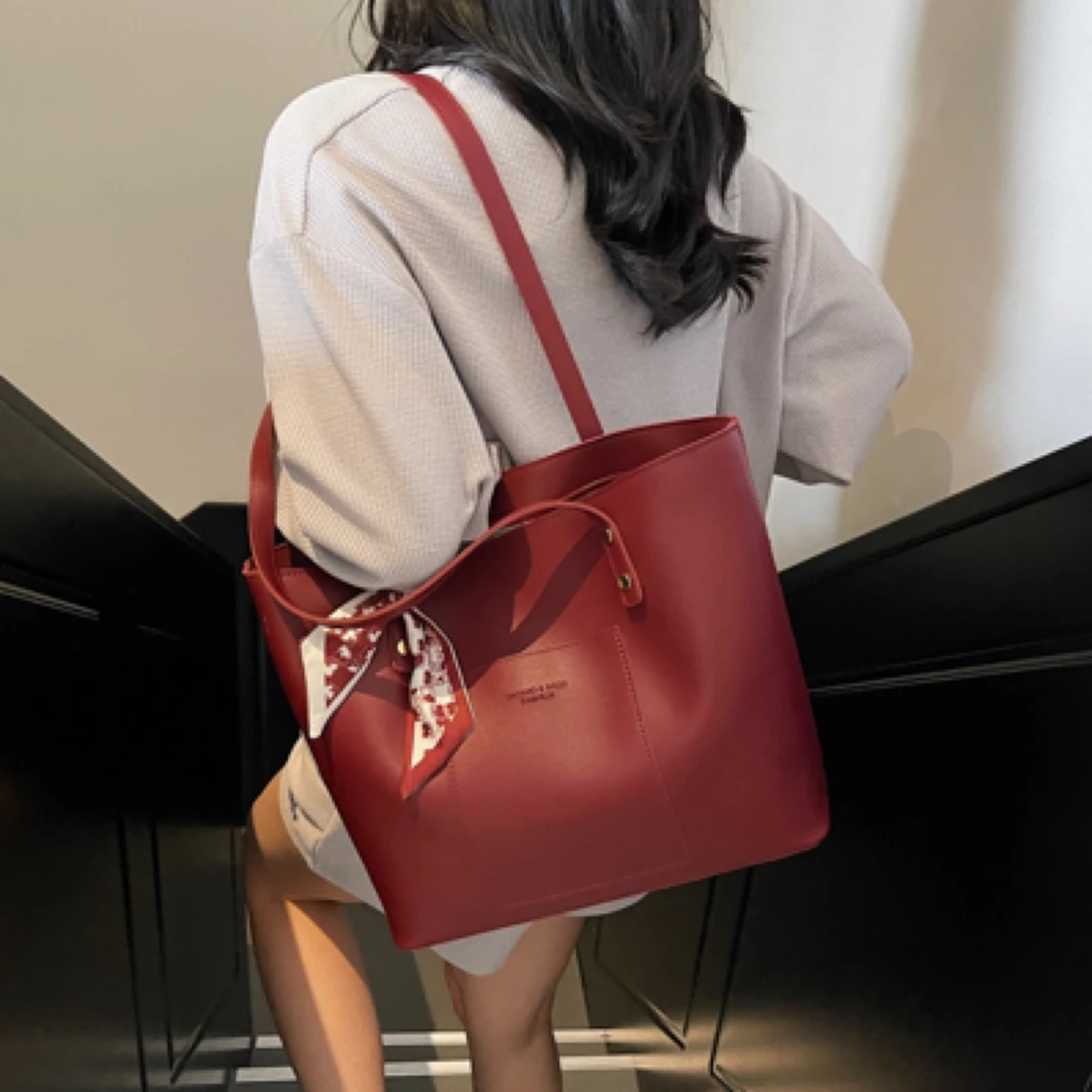 大容量红色新娘结婚包包女士2025新款高级感单肩包日常可用托特包