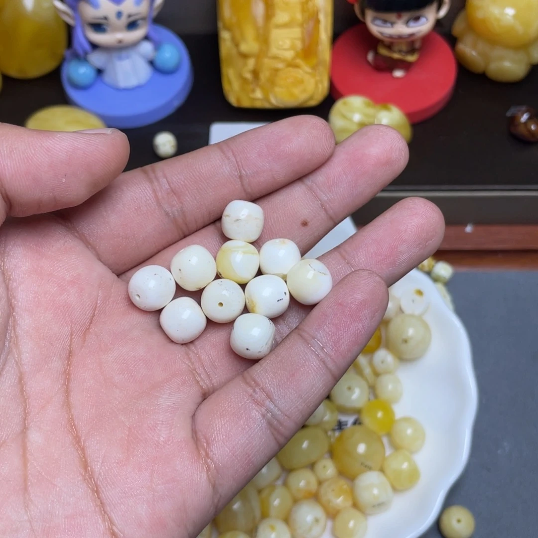 琥珀未镶嵌珠宝奇石多样性发其一