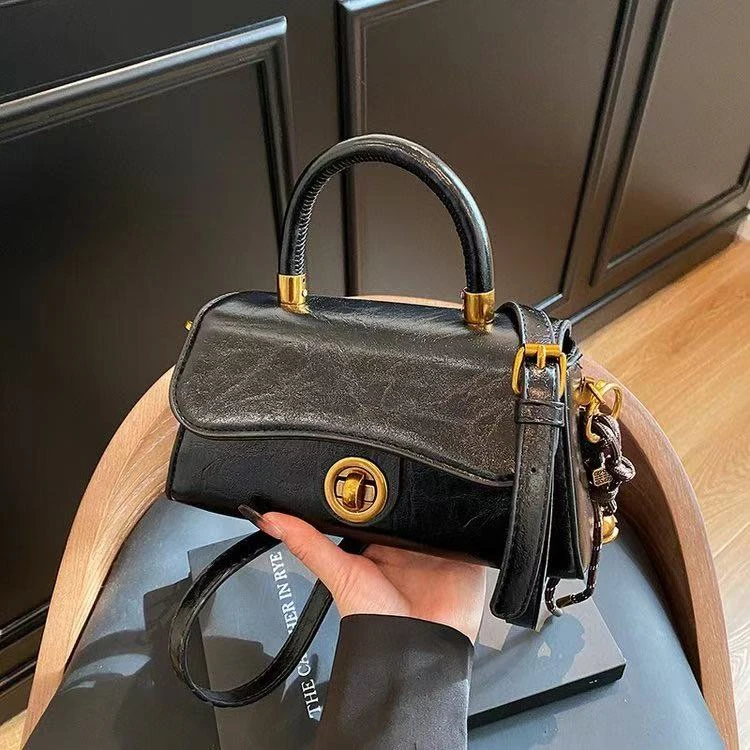 新粉免费抽  随机挂件一个