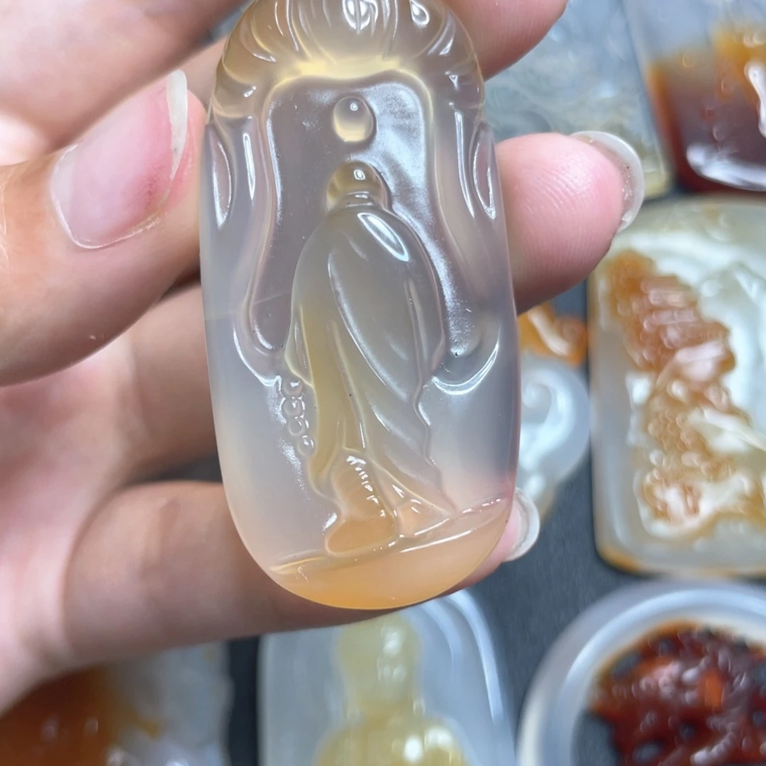 未镶嵌颈饰玛瑙/玉髓悟道微瑕