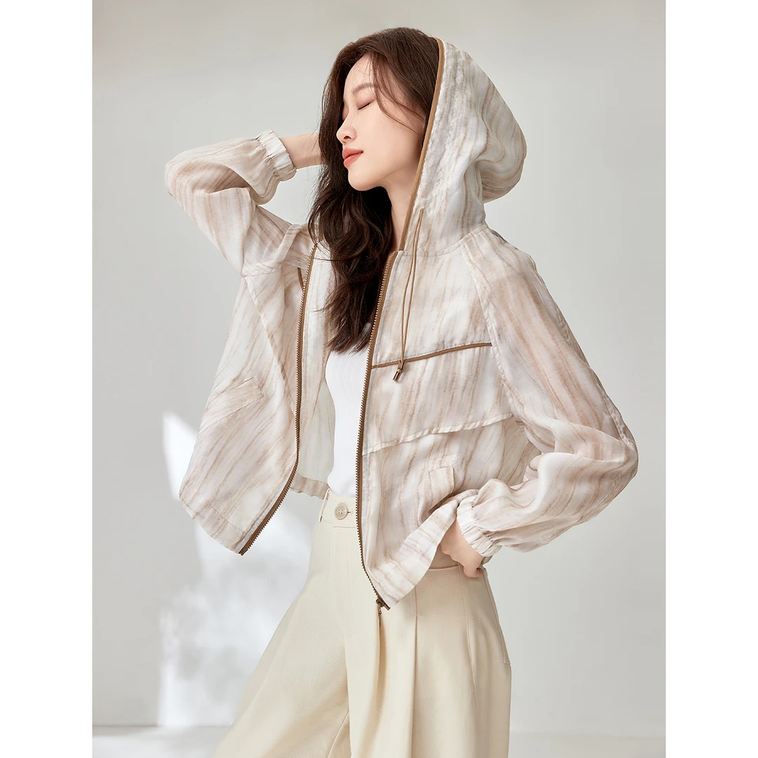 沫晗依美2025夏季新款休闲连帽肌理感薄款设计空调衫短外套女装
