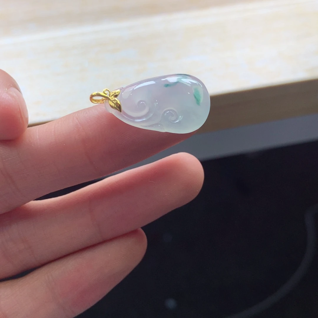 翡翠颈饰18K金镶嵌吊坠