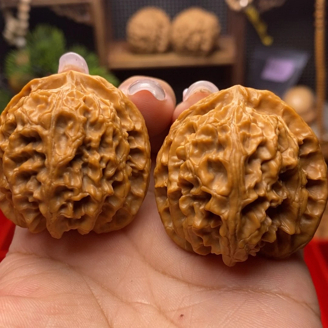 文玩核桃吊坠苹果园。全品。边肚40。丹