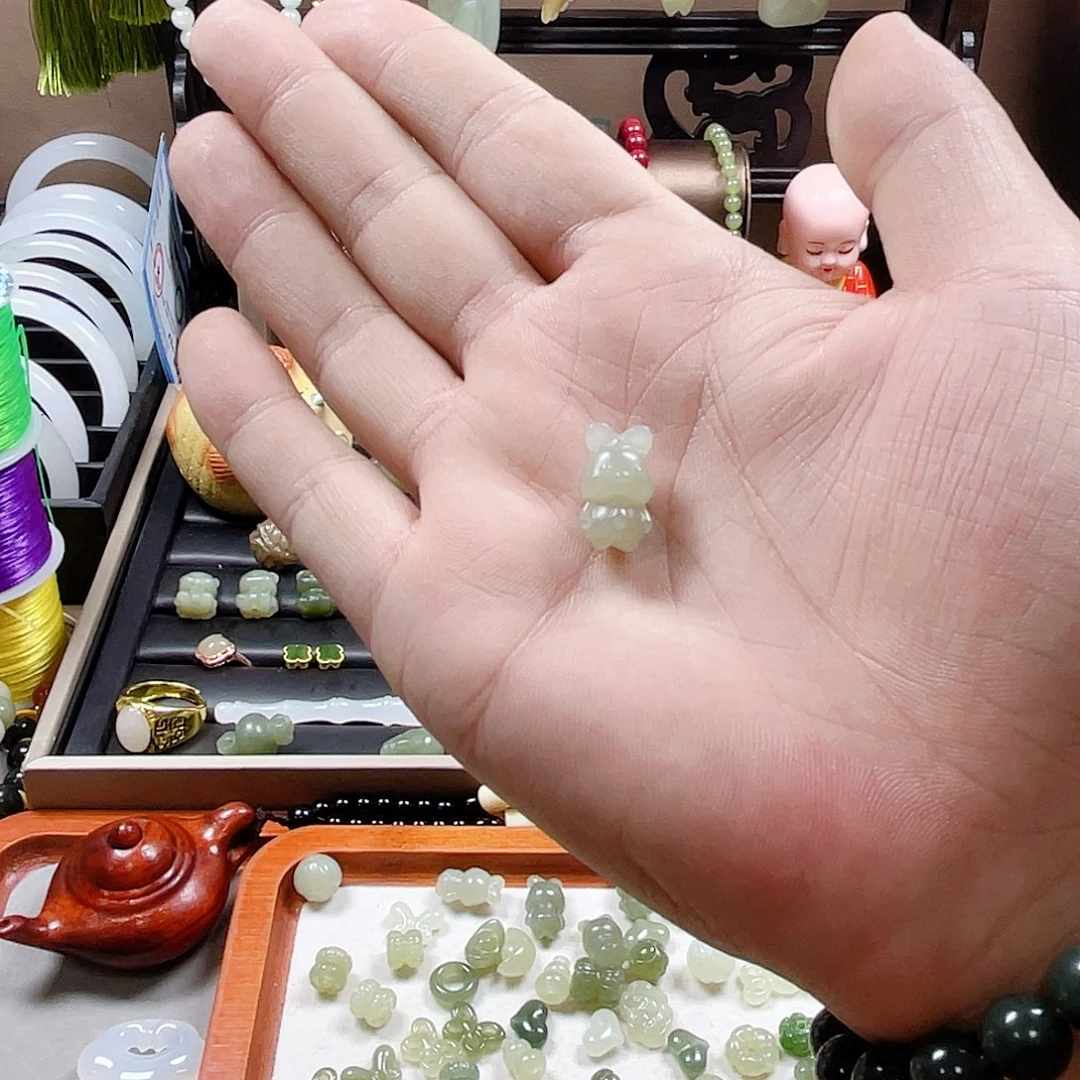 ****吖颈饰未镶嵌和田玉
