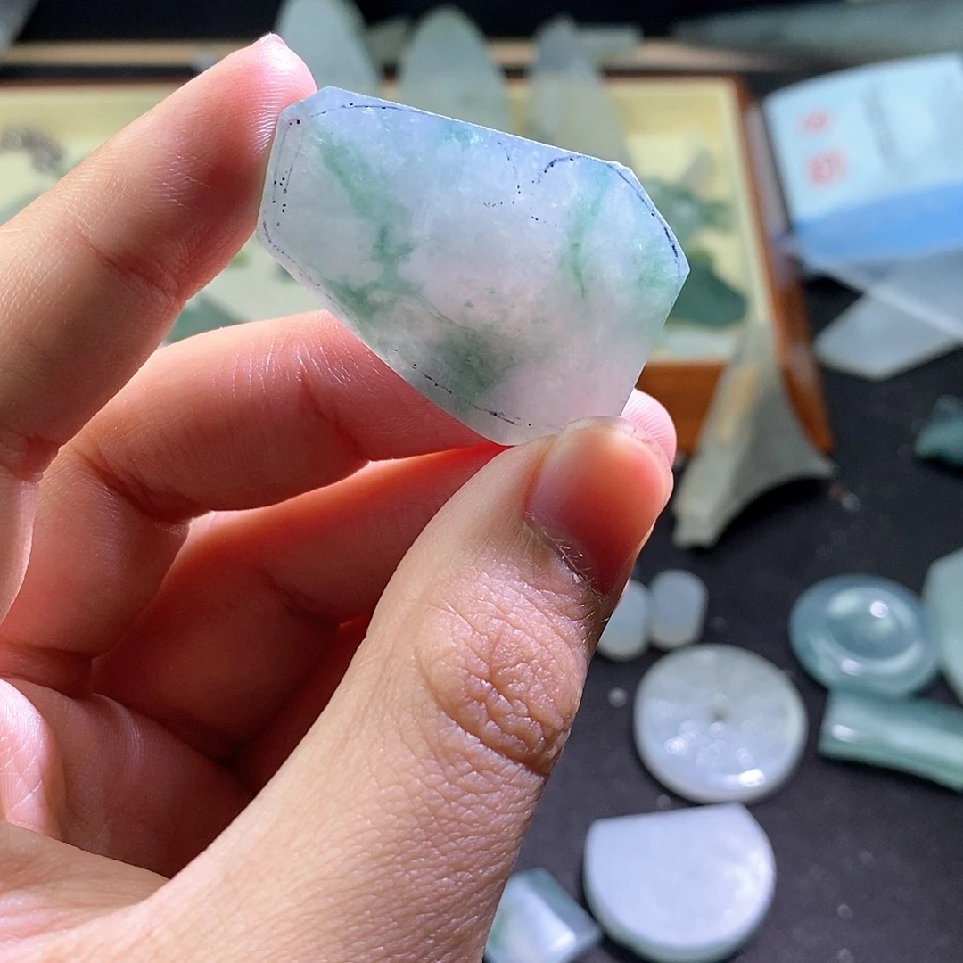 颈饰未镶嵌翡翠定制