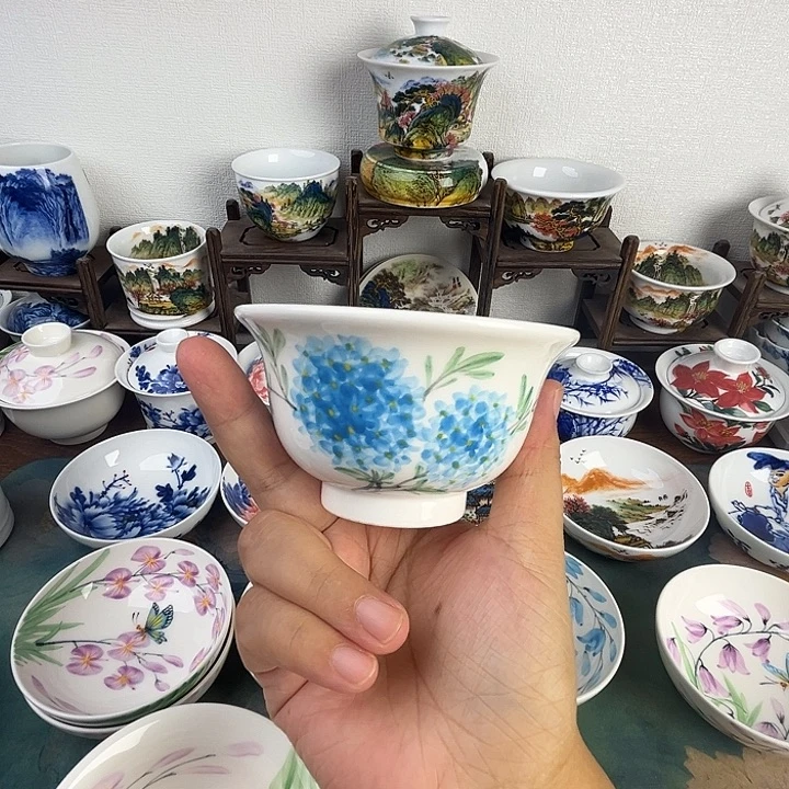 忠意堂釉下彩蓝绣球微瑕不退