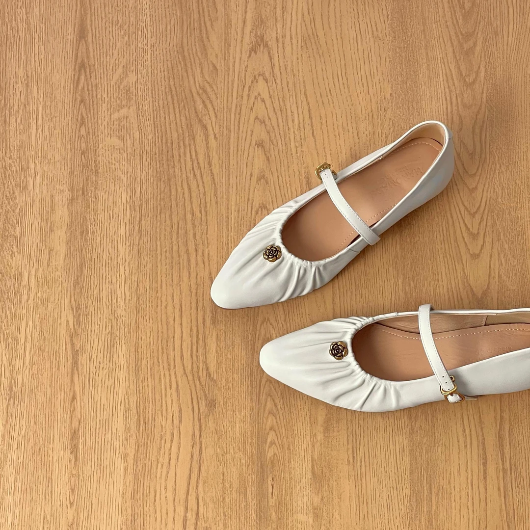 HUSSLOVE 头层牛皮·跟高2CM·法式气质褶皱圆尖头玛丽珍山茶花单鞋