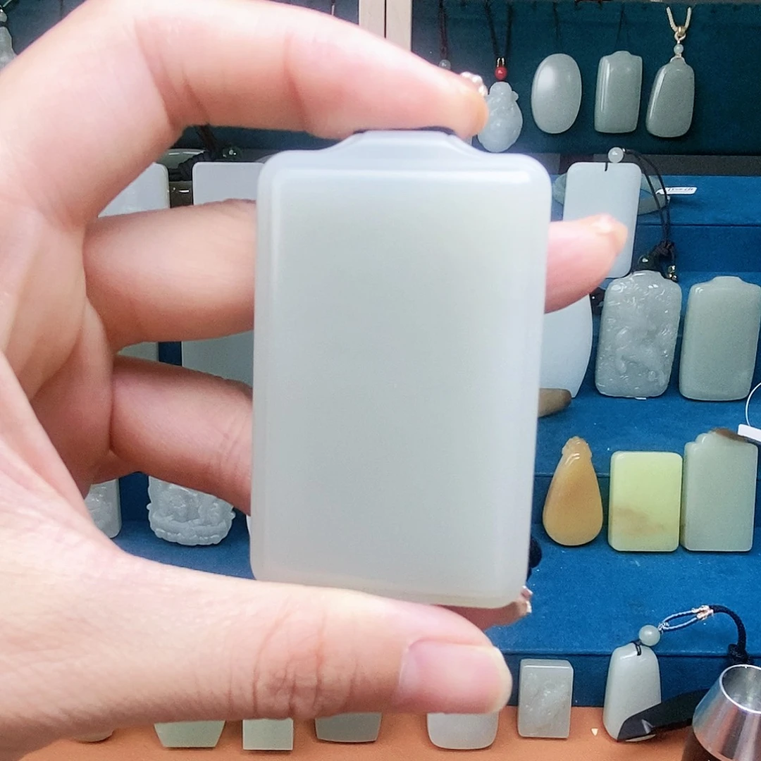 和田玉（糖玉）未镶嵌颈饰