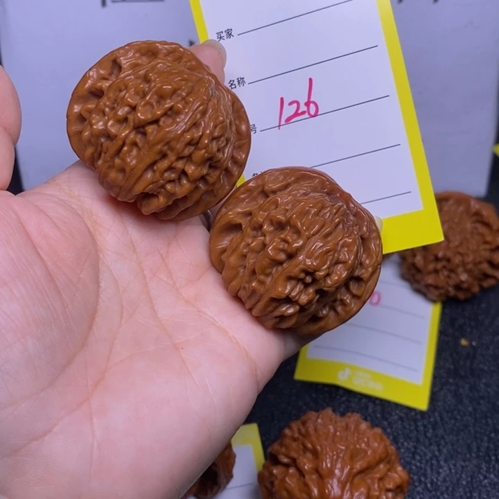 吊坠文玩核桃126/42四座楼返油