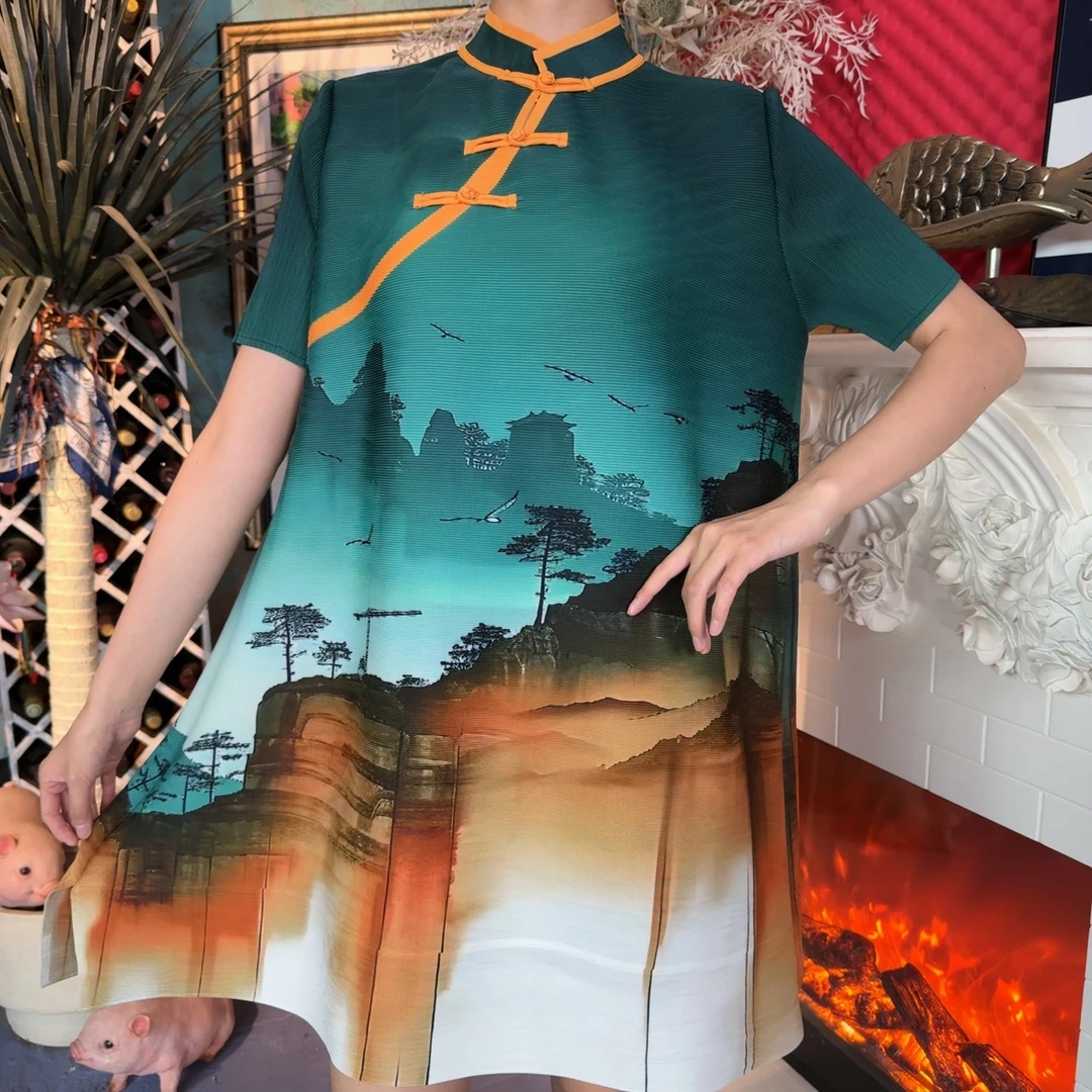 欧洲站褶皱2025夏新款洋气时尚气质复古旗袍印花宽松高端连衣裙