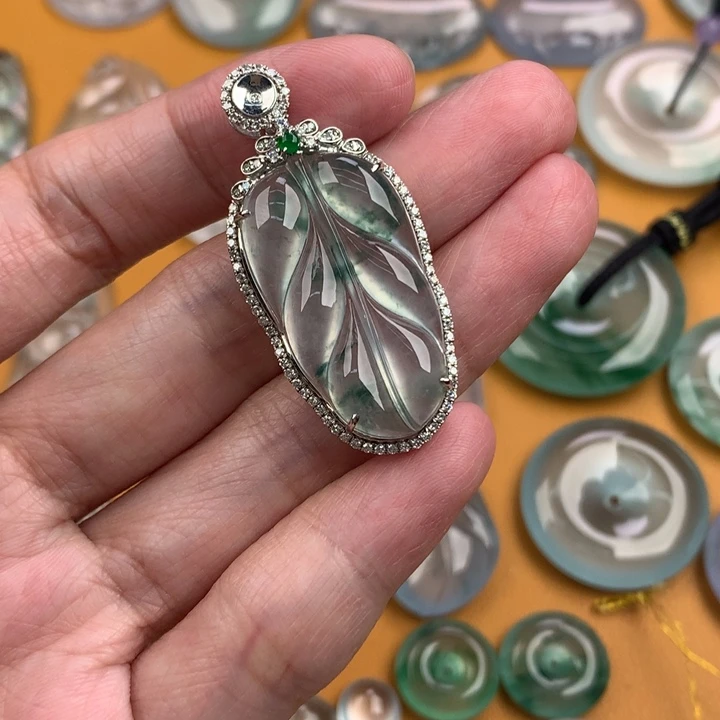 颈饰未镶嵌翡翠…..