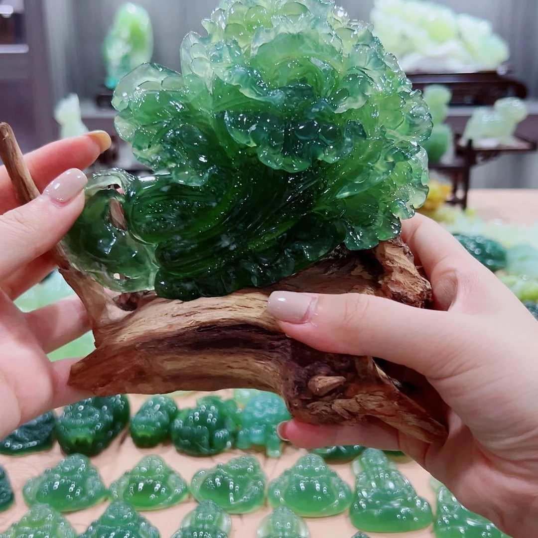 蛇纹石玉（覆膜）未镶嵌珠宝奇石