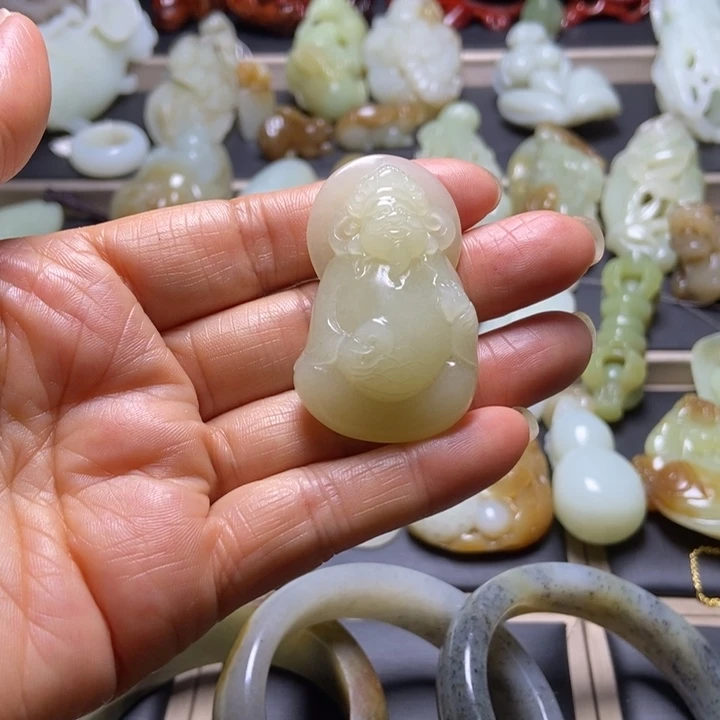 和田玉未镶嵌挂件