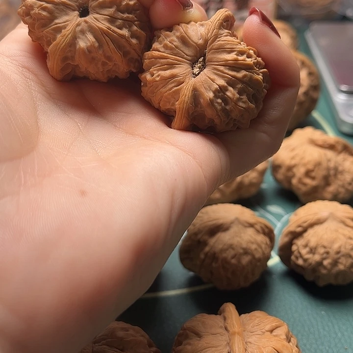 孟*文玩核桃把件38血麒麟