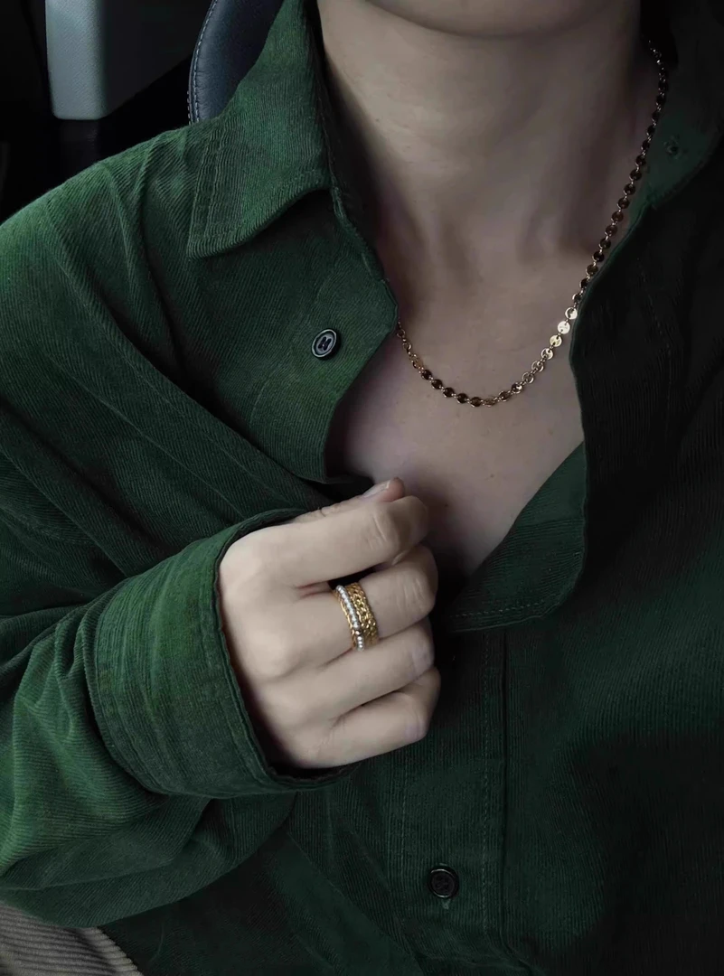 韩风ins复古感叠搭长袖灯芯绒衬衫女秋冬新款超显白打底绿色衬衣