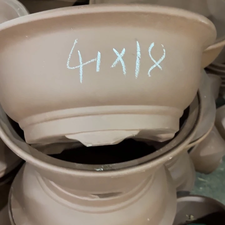 紫砂花盆80-2。  41-18。