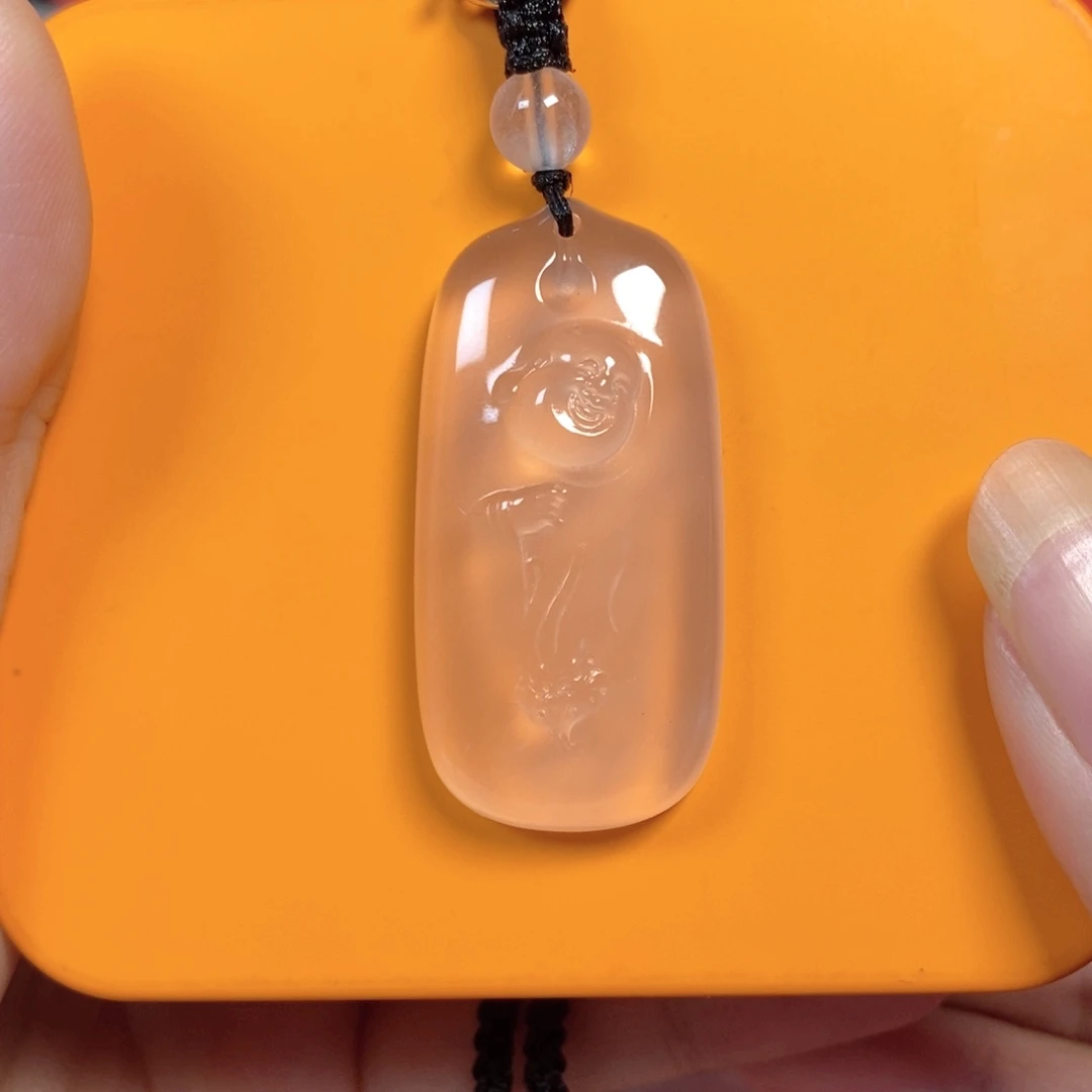 石英质玉未镶嵌颈饰