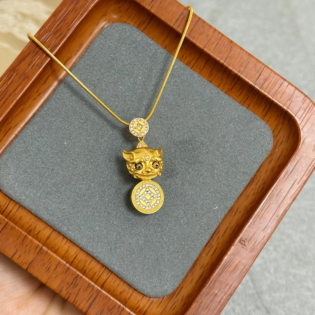 XL3652 「眼睛灵动版」精工点钻貔貅吃钱币项链