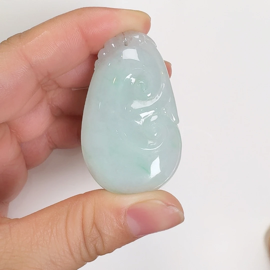 翡翠颈饰未镶嵌如意