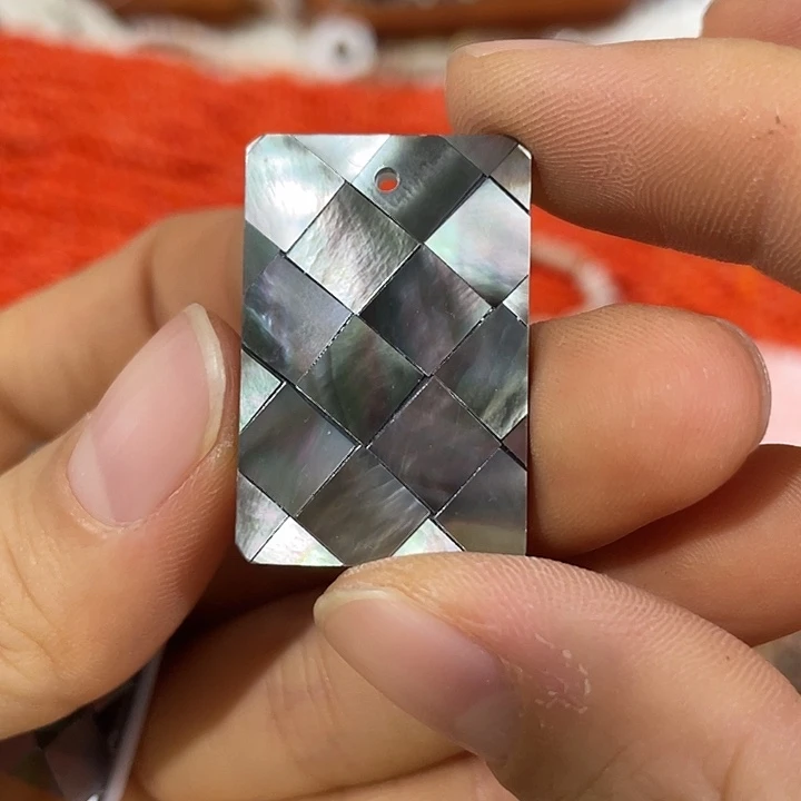 玛瑙/玉髓合金珠宝半成品一个黑蝶贝吊坠