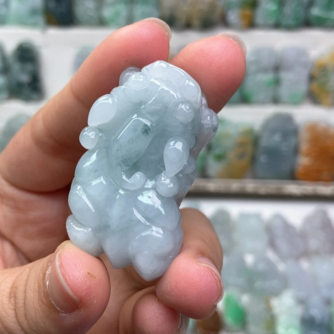 翡翠未镶嵌吊坠(赠链)口含珠