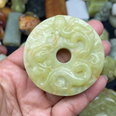 蛇纹石玉颈饰未镶嵌20