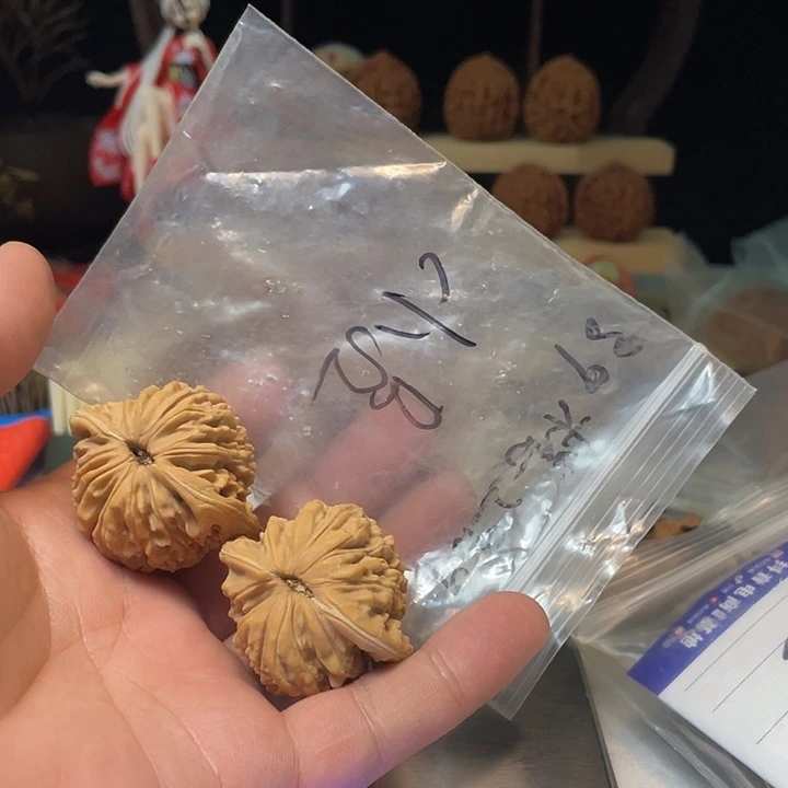 小***龟文玩核桃把件四座楼