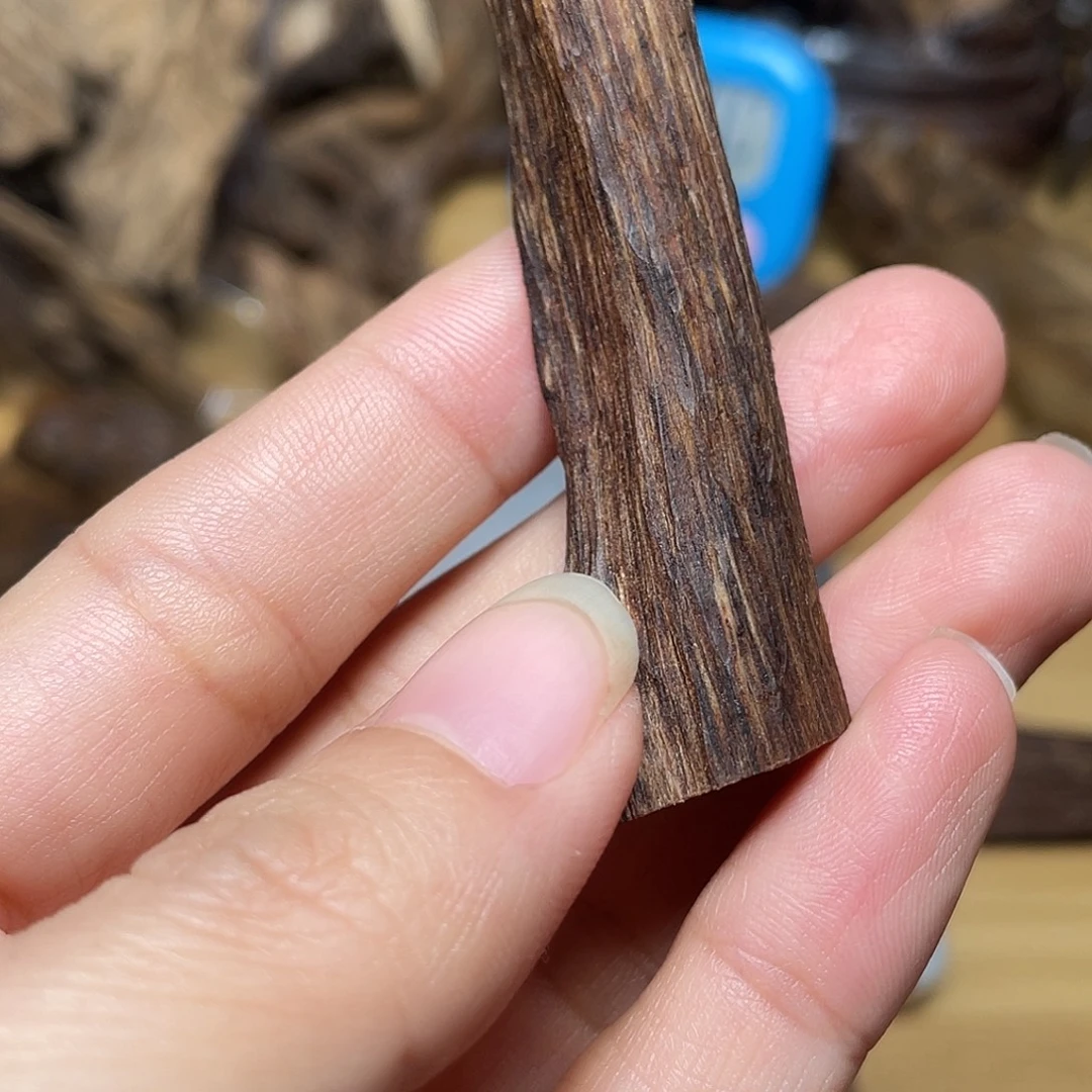 泳***友沉香文莱黑棋原料3.6克