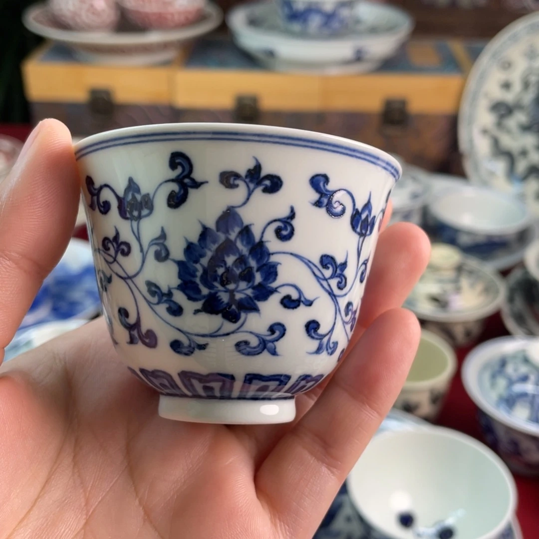 11景德镇青花微瑕缠枝莲