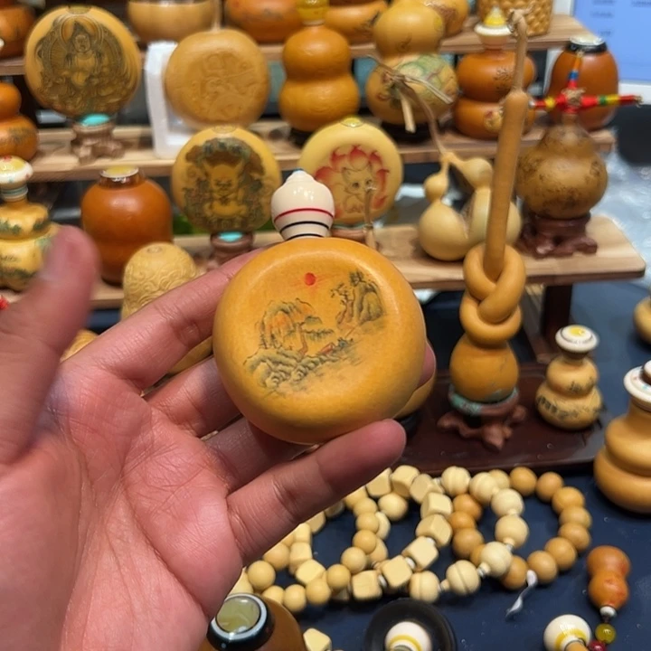 刘飞龙针刺山水图