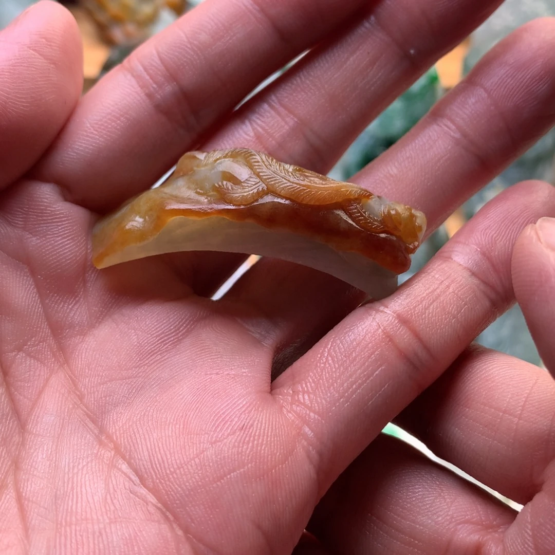 了***李未镶嵌定制翡翠大圣