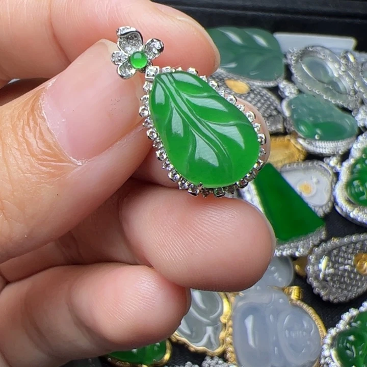 翡翠18K金镶嵌吊坠(不含链)