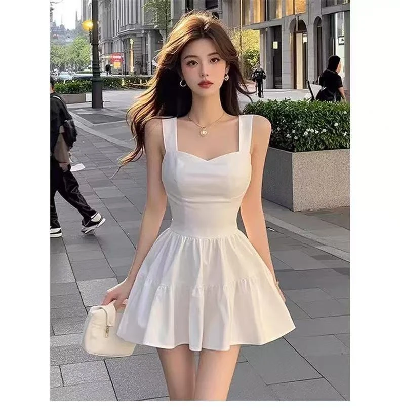 小个子气质辣妹小白裙女装2025夏季新款性感收腰千金感吊带连衣裙