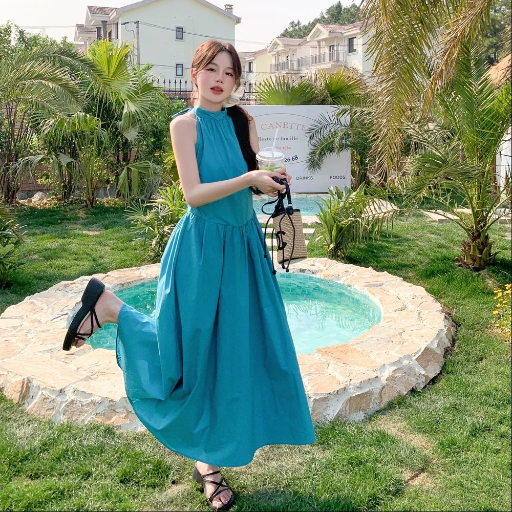 挂脖露背系带收腰无袖连衣裙女夏季穿搭度假气质修身显瘦a字长裙