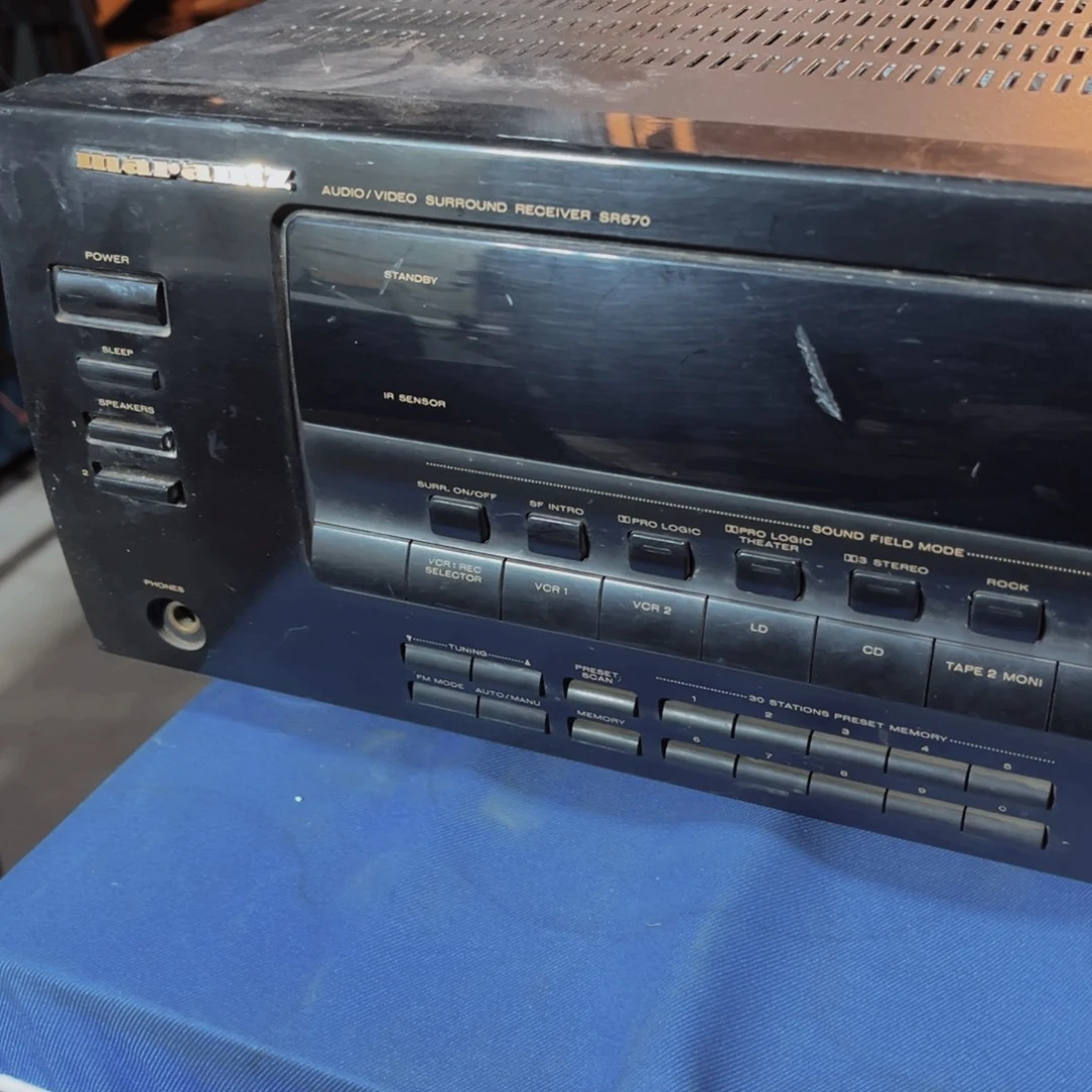 8新马兰士功放一个包邮，品相不好，按键正常