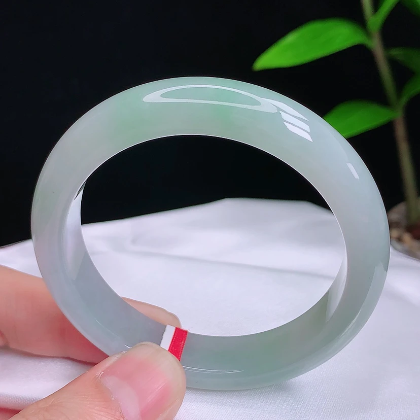 56圈冰透飘绿起胶透润天然老坑翡翠A货正圈手镯