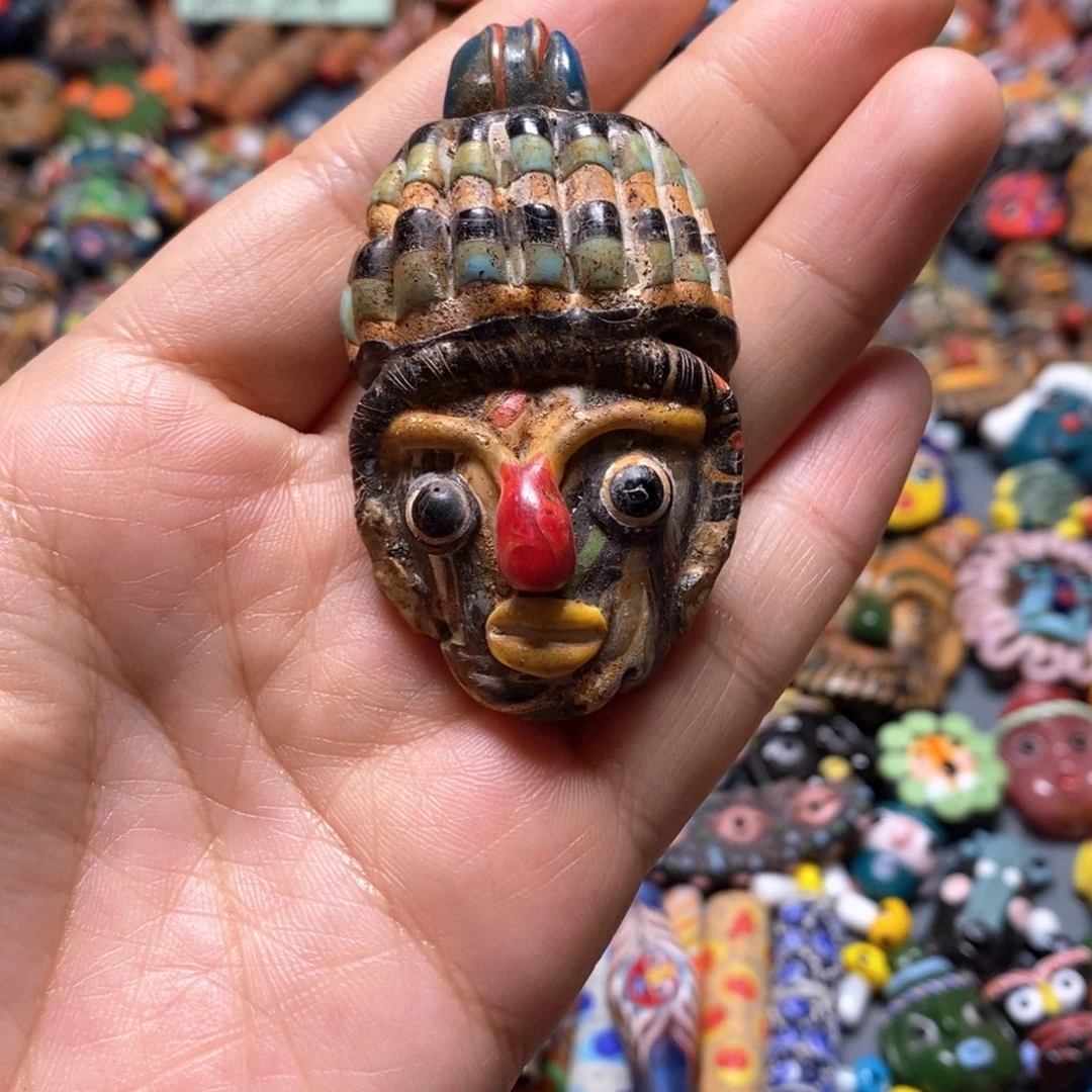 琉璃颈饰印度尼西亚老娃