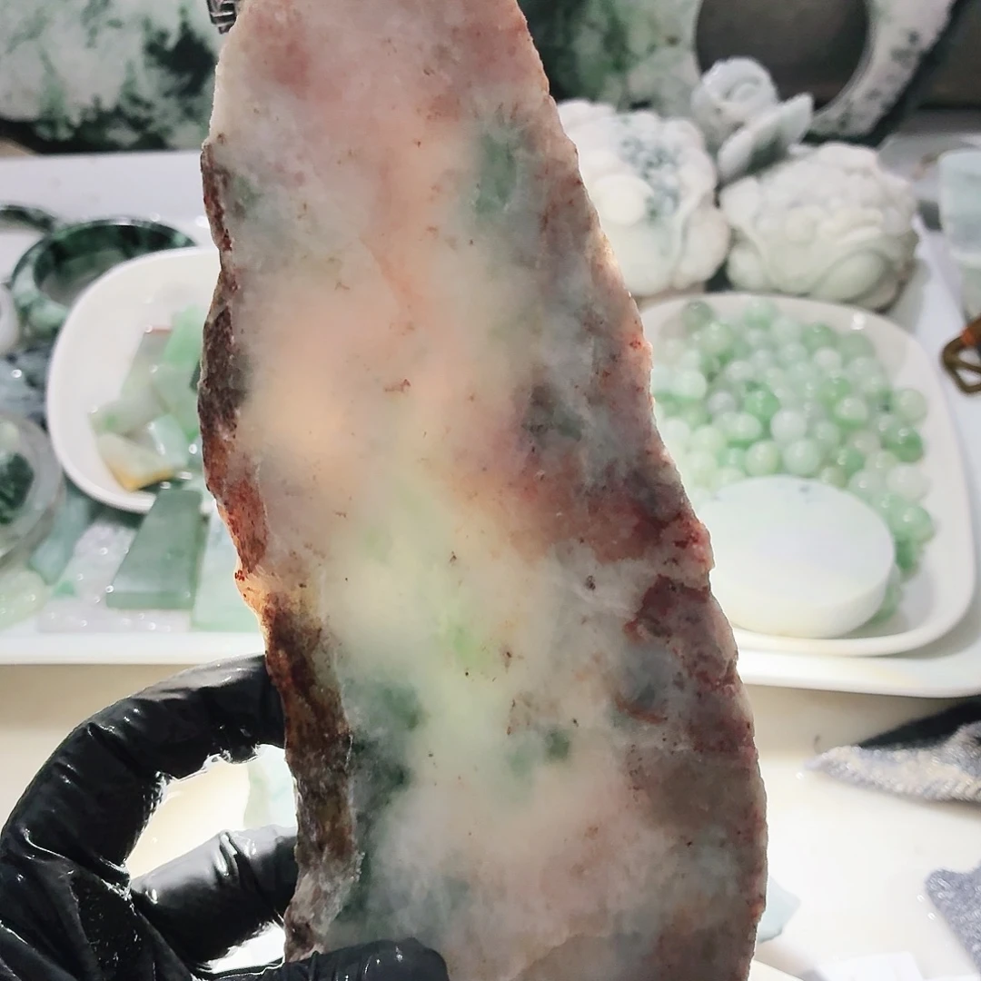 翡翠未镶嵌颈饰边角料