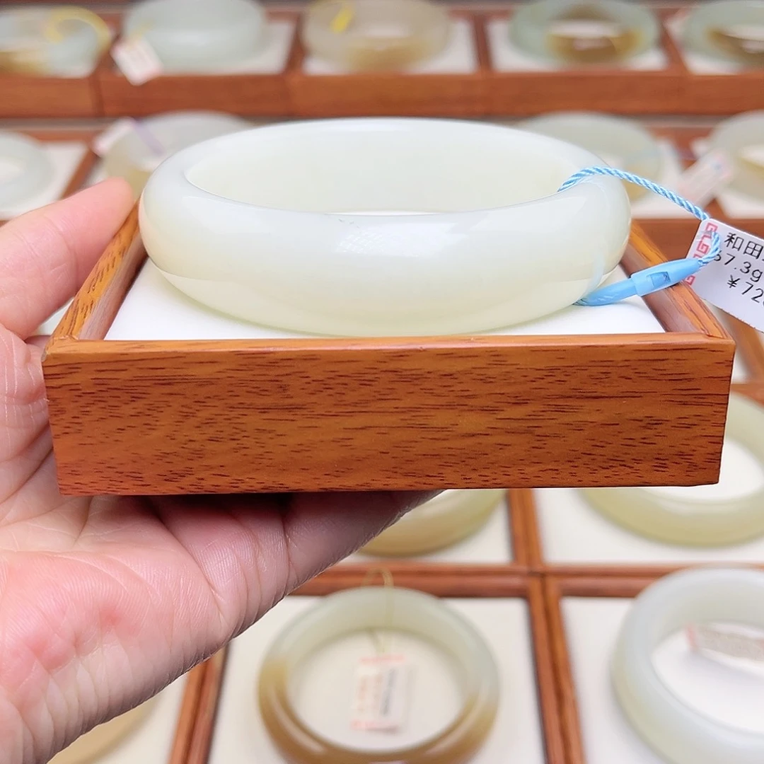 和田玉手镯未镶嵌67.3