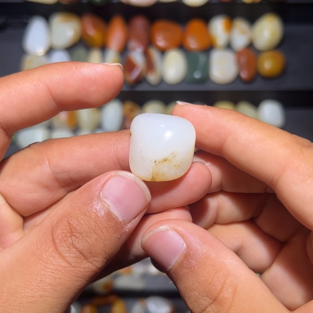 和田玉未镶嵌颈饰10克无修