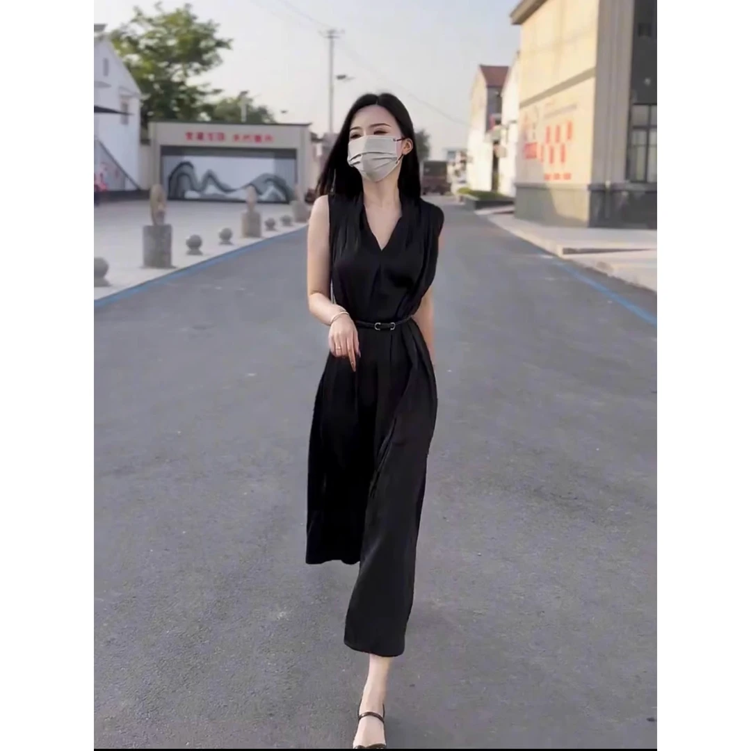 赫本风时尚洋气黑色连衣裙女2025夏季新款法式领垂感收腰中长裙