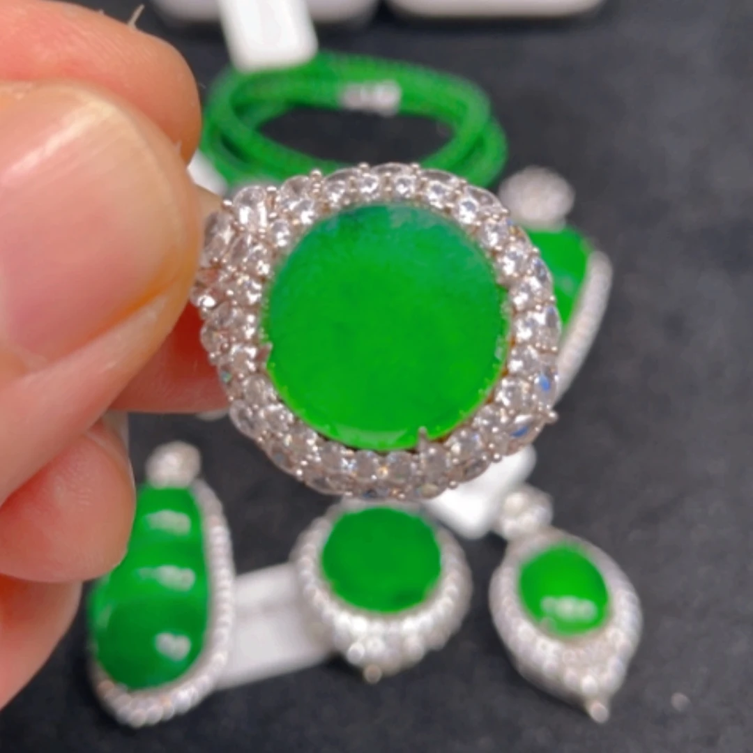 【闪购商品】翡翠银S925镶嵌颈饰吊坠