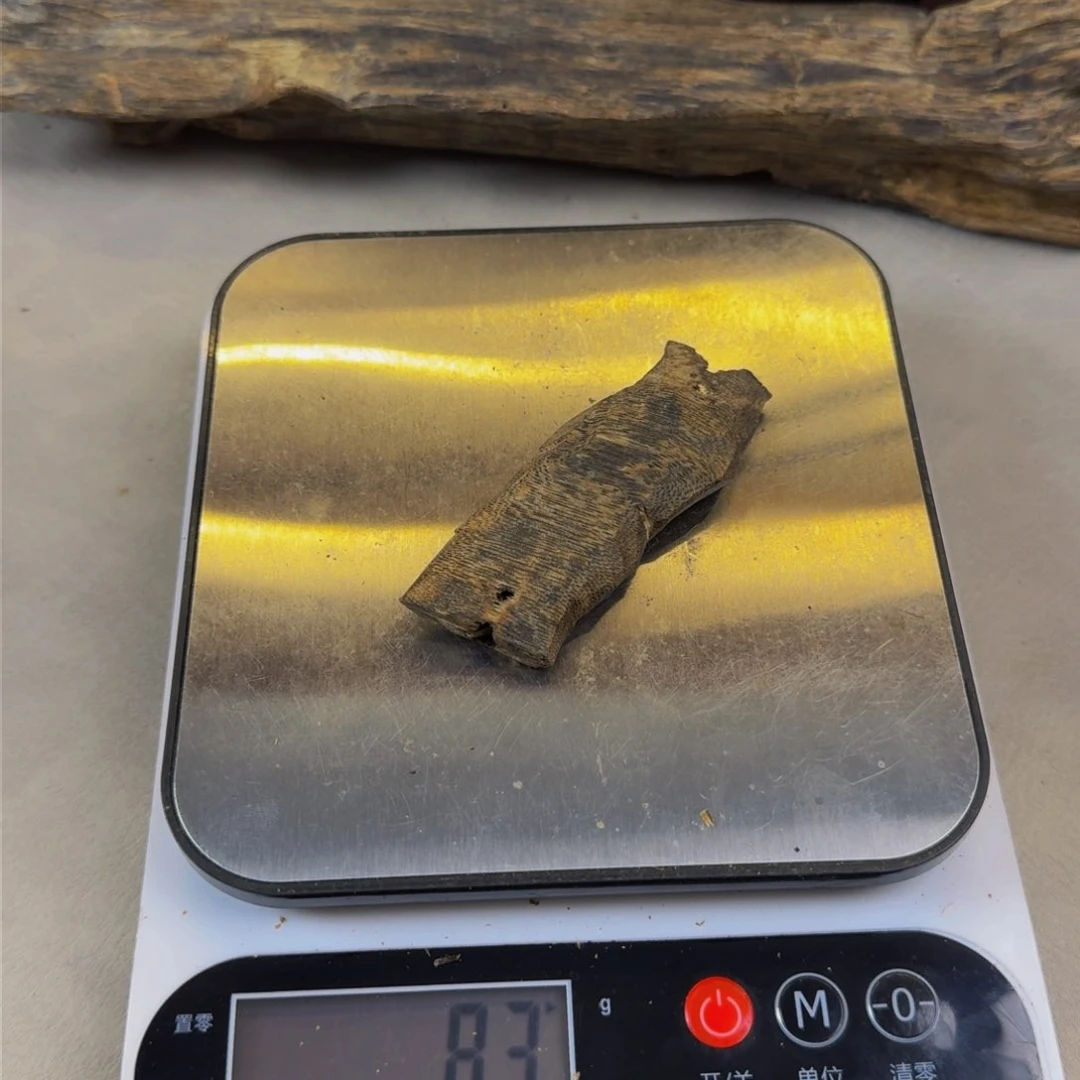 沉香沉香碎屑?****?紫奇高油块料8.3克