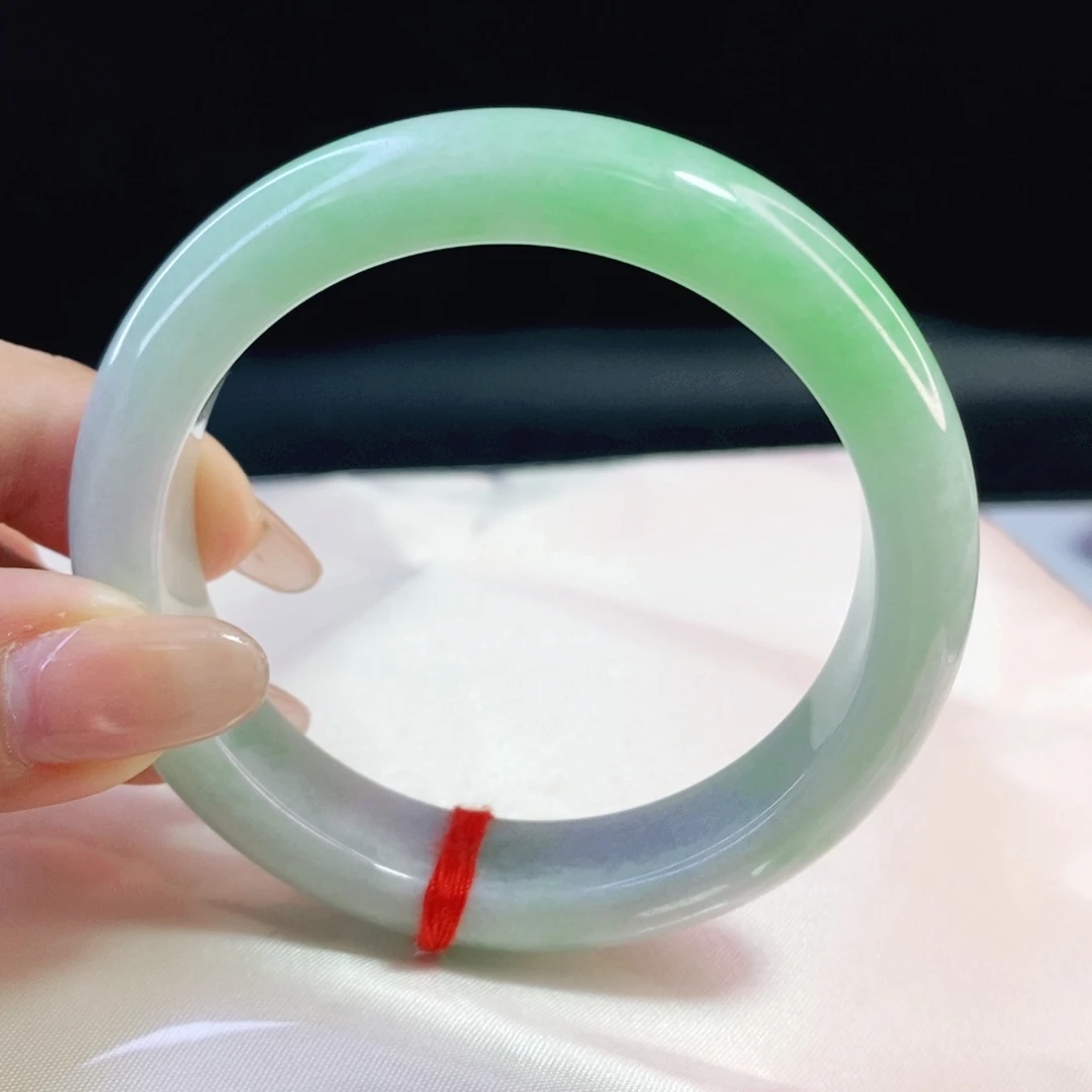 翡翠手镯未镶嵌5657圈