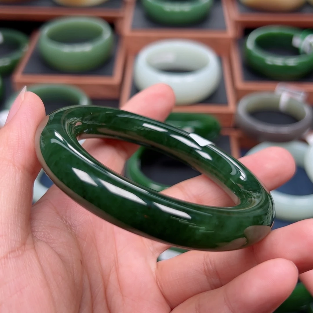 未镶嵌手镯和田玉（碧玉）