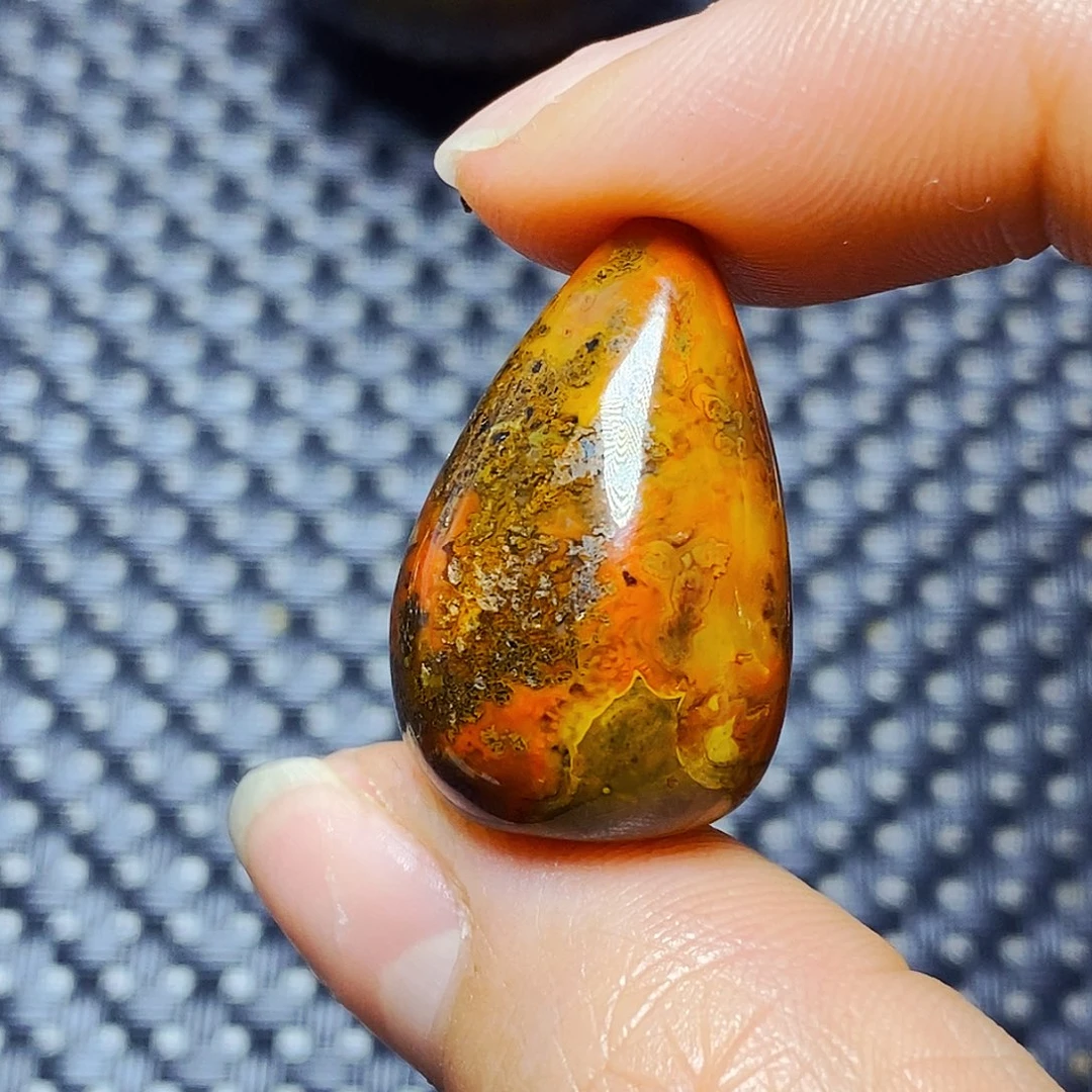 未镶嵌颈饰玛瑙/玉髓?**?