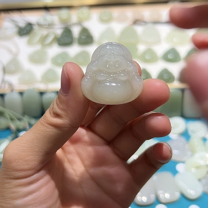 ****球颈饰未镶嵌和田玉