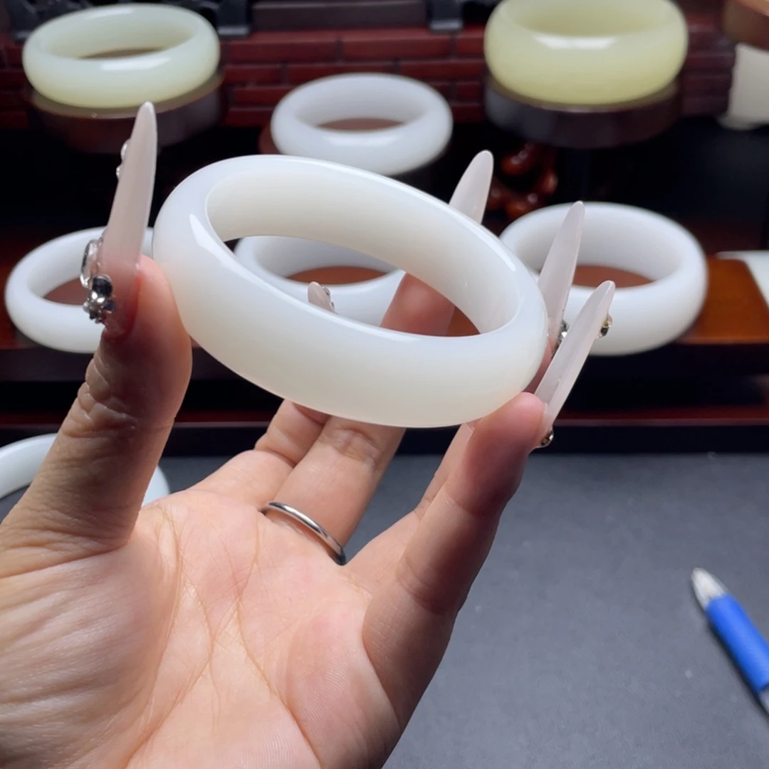 贵****【兰琴珠宝】57轮胎脂白