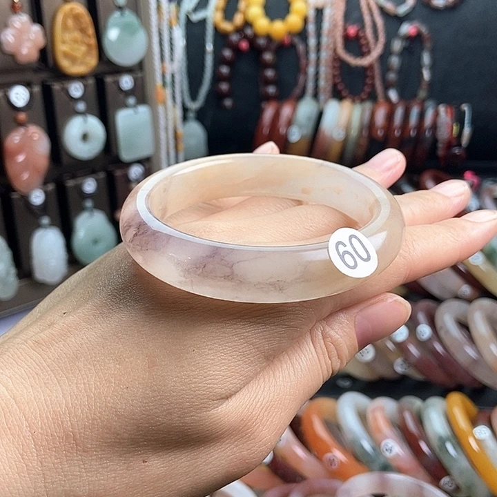 未镶嵌手镯石英质玉