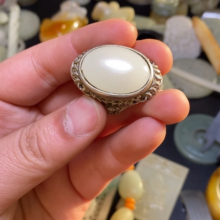 颈饰未镶嵌和田玉